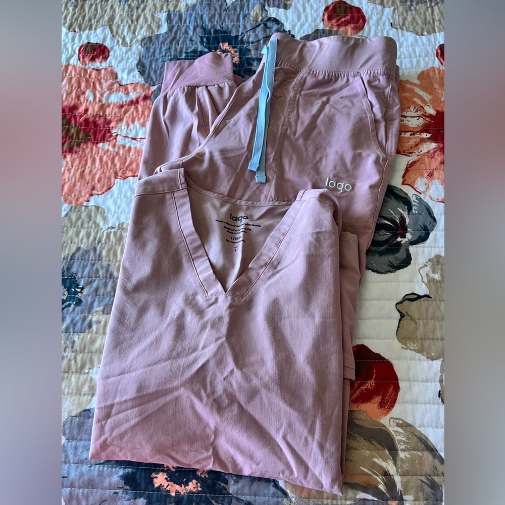 Women’s Lago Scrubs